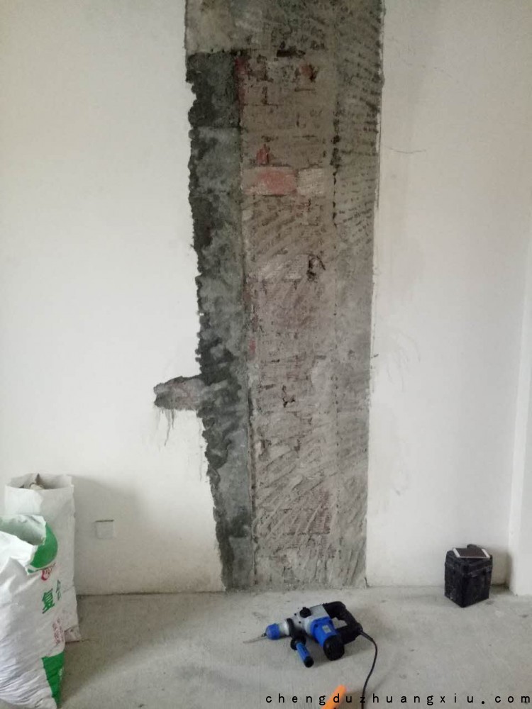 紫御熙庭新建墙体