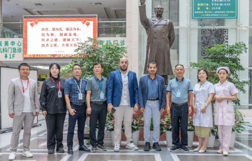 阿联酋卫生领域高层代表团访问尊龙凯时生物 共探智慧医疗合作新机遇